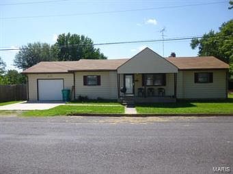 3rd image of 412 Cherry Ave