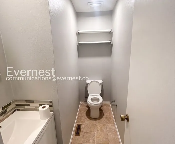 935 Saturn Dr #106 — Photo 16