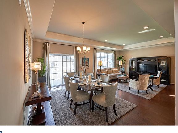 4th image of 2683 Honeysuckle Ln