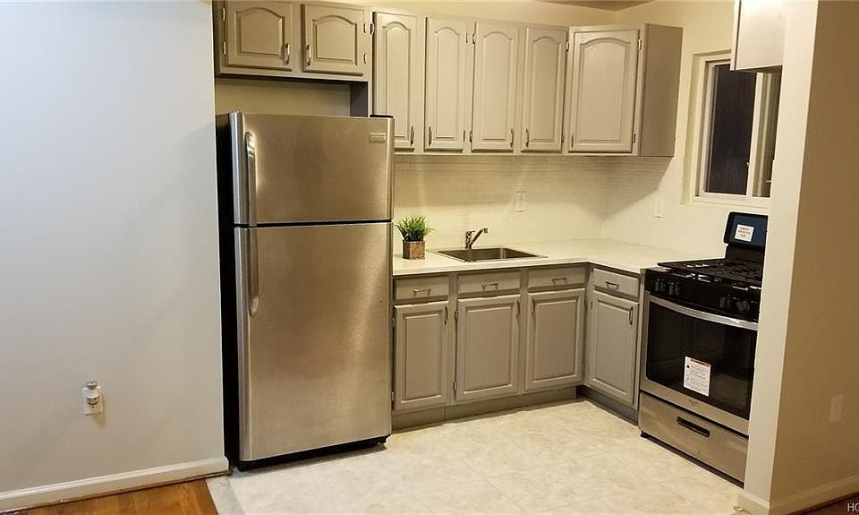 1st image of 2725 Gifford Ave