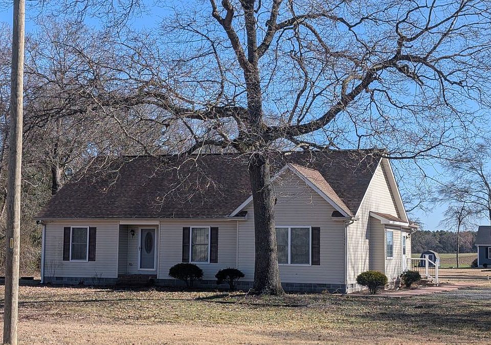 1st image of 25450 Honeysuckle Dr