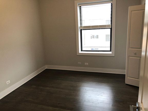 3rd image of 2620 N Rockwell St #1RFM