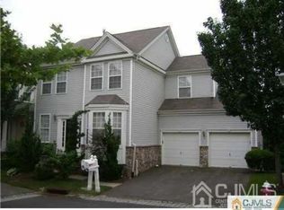 125 Overhill Dr, Parlin, NJ 08859