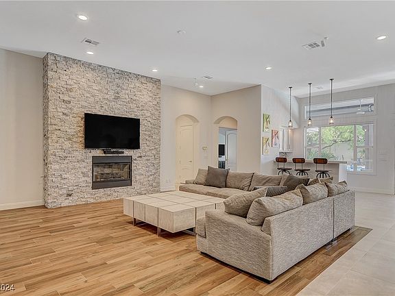 4th image of 1841 Newport Bay Dr