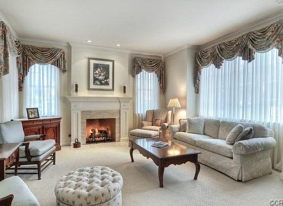 5th image of 222 Narcissus Ave