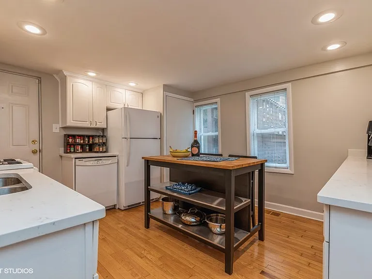 1426 N Greenview Ave #1 — Photo 4