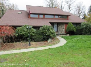 104 Glenview Rd, Waverly, PA 18471