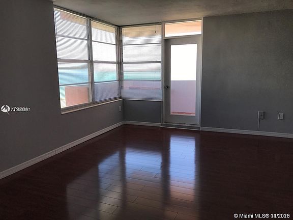 4th image of 2899 E Collins Ave #1127