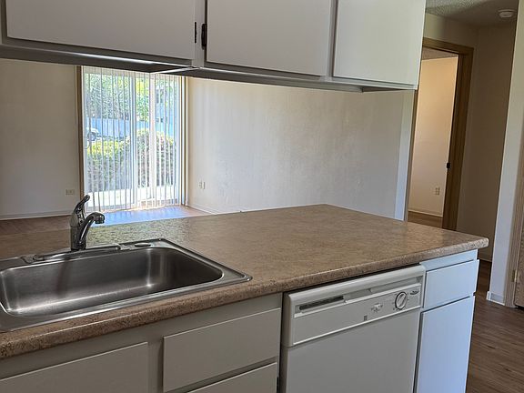 The Villa 1 Bed - Kitchen