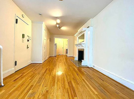 3rd image of 335 W 84th St #2