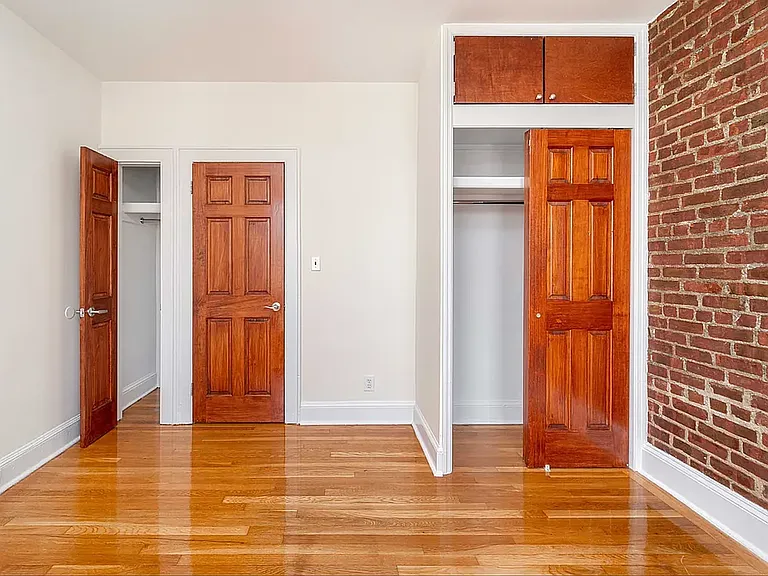 21-54 Crescent St #D3 — Photo 5