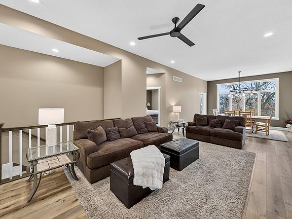 5th image of 2908 Platinum Dr NE