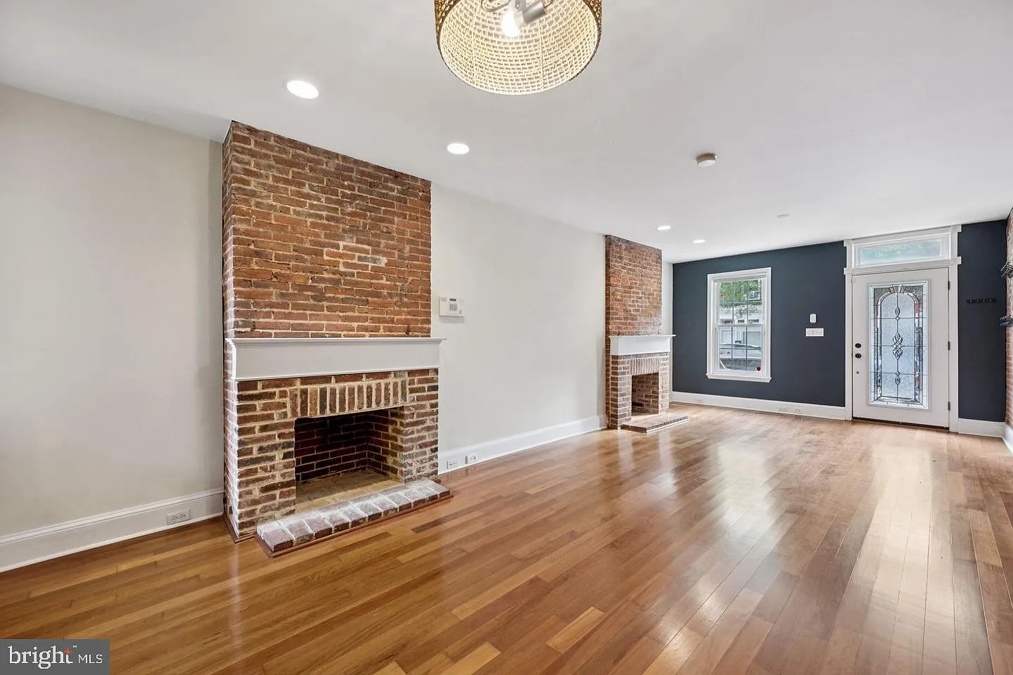 4 bed, 4.0 bath, 2116 sqft, $3,095 — Photo 3