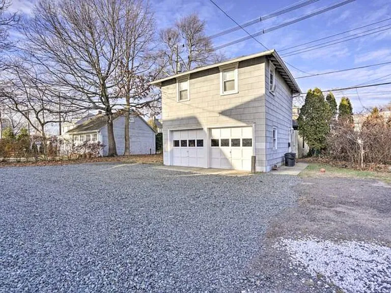 Elberon Ave — Photo 17