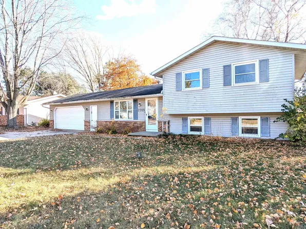 2705 Hazelwood Ln, Green Bay, WI 54304