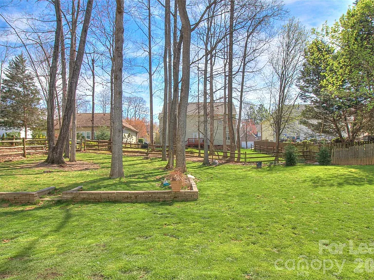 8414 Bampton Dr — Photo 27