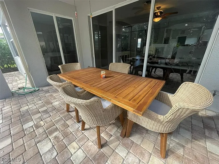 10600 Tirano Ct — Photo 2