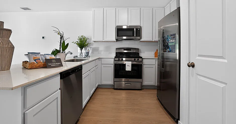 Axis at Veranda Rental Homes — Photo 3