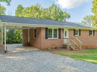 221 1st Cir, Lexington, NC 27292