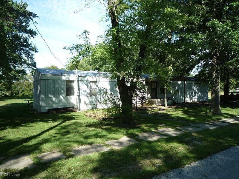 1st image of 206 E 1st St