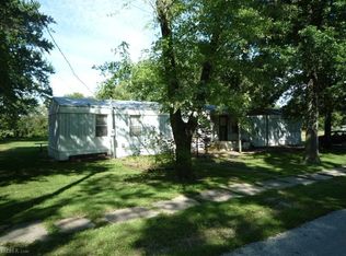 206 E 1st St, Mulberry, KS 66756