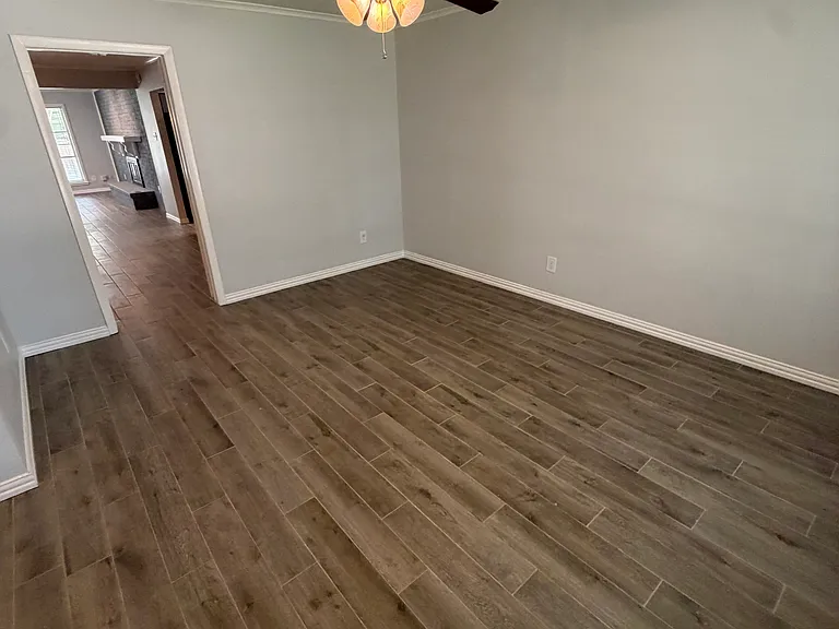 715 Kindred Ln — Photo 31