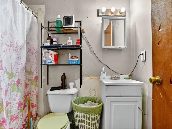 415 Martin Luther King Jr Drive image 3 of 20