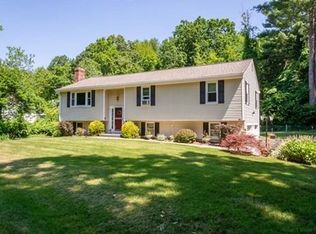 172 Charlton St, Oxford, MA 01540