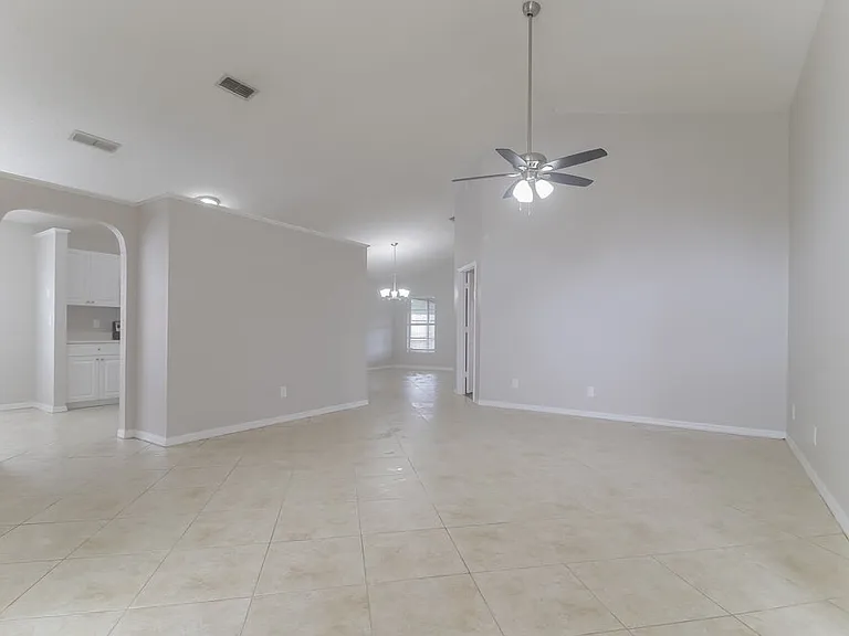 1023 Kelly Creek Cir — Photo 3