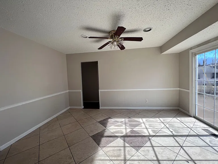 8908 Saint Louis Ave — Photo 14