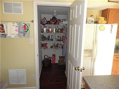 Great walk in pantry