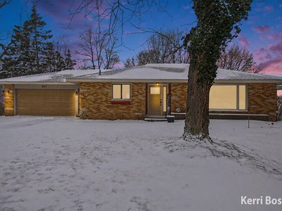 867 Paw Paw Dr, Holland, MI, 49423