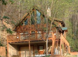 607 Valley View Dr, Purlear, NC 28665