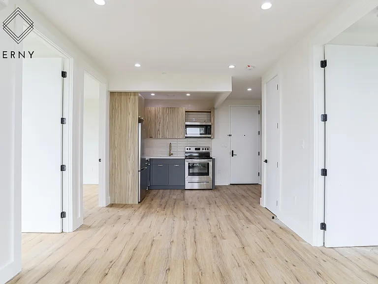 3421 Glenwood Rd #3G — Photo 1