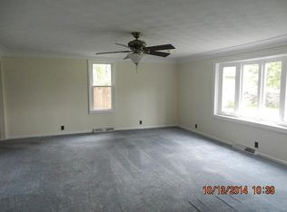 1050 S Lallendorf Rd, Oregon, OH 43616