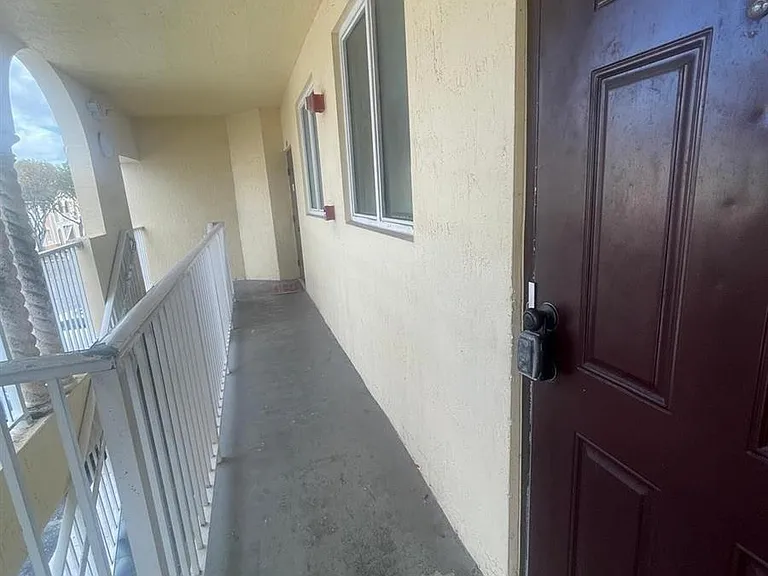 2903 SE 17th Ave #211 — Photo 25