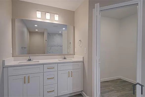 4358 NW 34th Ave — Photo 12