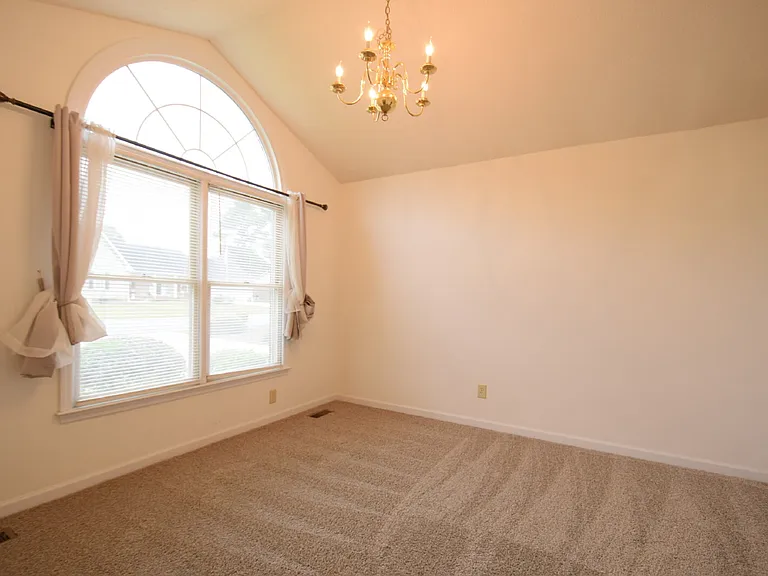 1328 Butterwood Cir — Photo 3