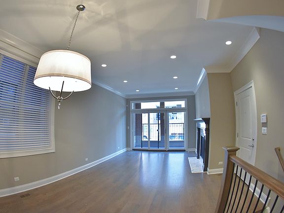 4th image of 2321 N Southport Ave #1R