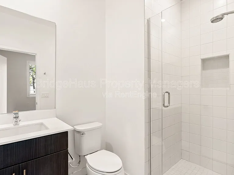721 Shoreline Rd — Photo 10