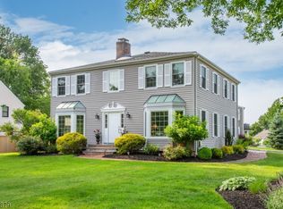 2 Tiffany Rd, Morristown, NJ 07960