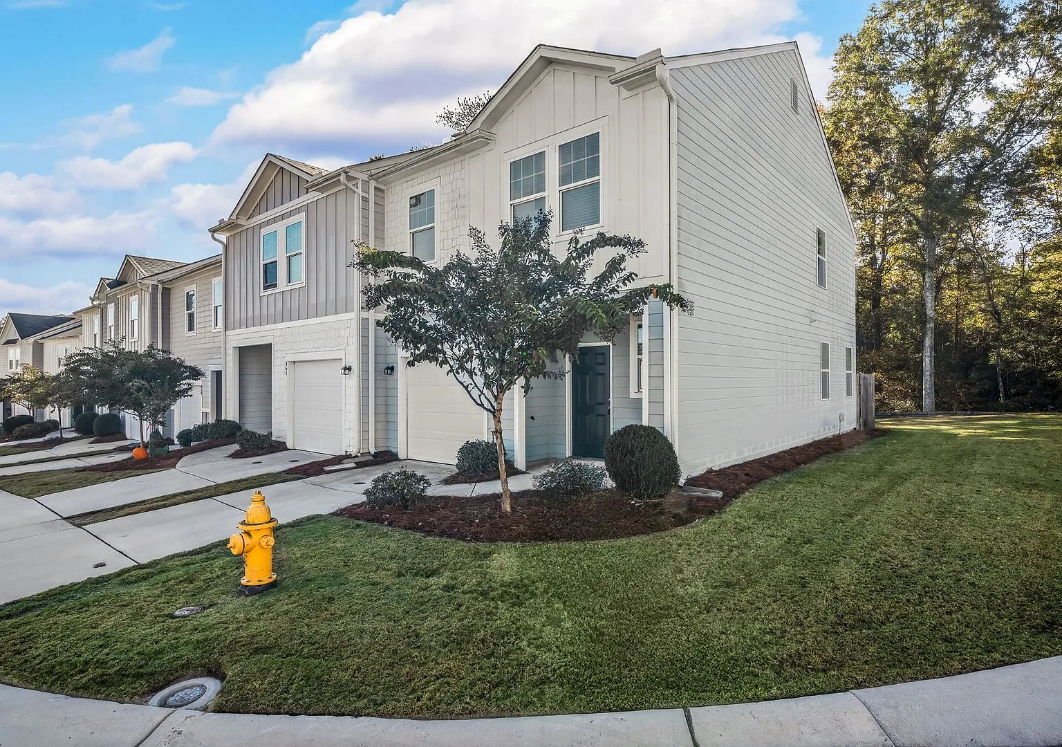 Move In Special - $1000 Off 1st Months With A 10/15 Move In Date Or Sooner And No App Fees Welcom... — Photo 2