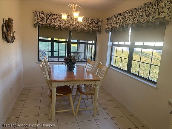 4th image of 54 Hickory Hills Cir