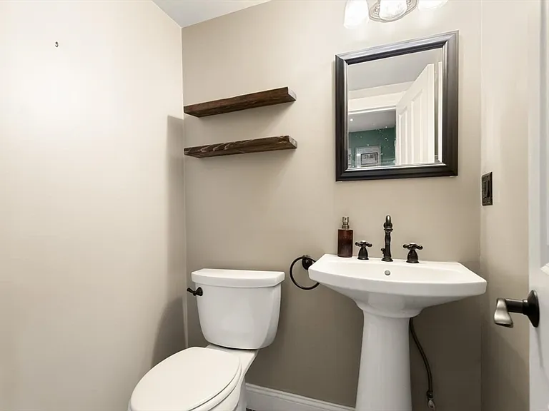58 G St — Photo 12