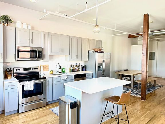 2nd image of 1000 S Newstead Ave APT 2C