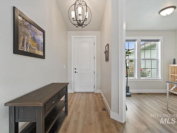 3rd image of 234 Buckboard Ave