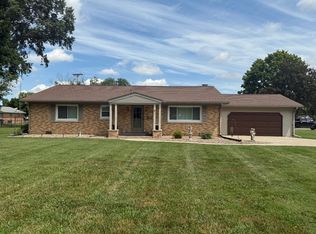 417 Montgomery Cir, Carmi, IL 62821