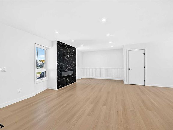 4th image of 23 N Penworth Cres SE