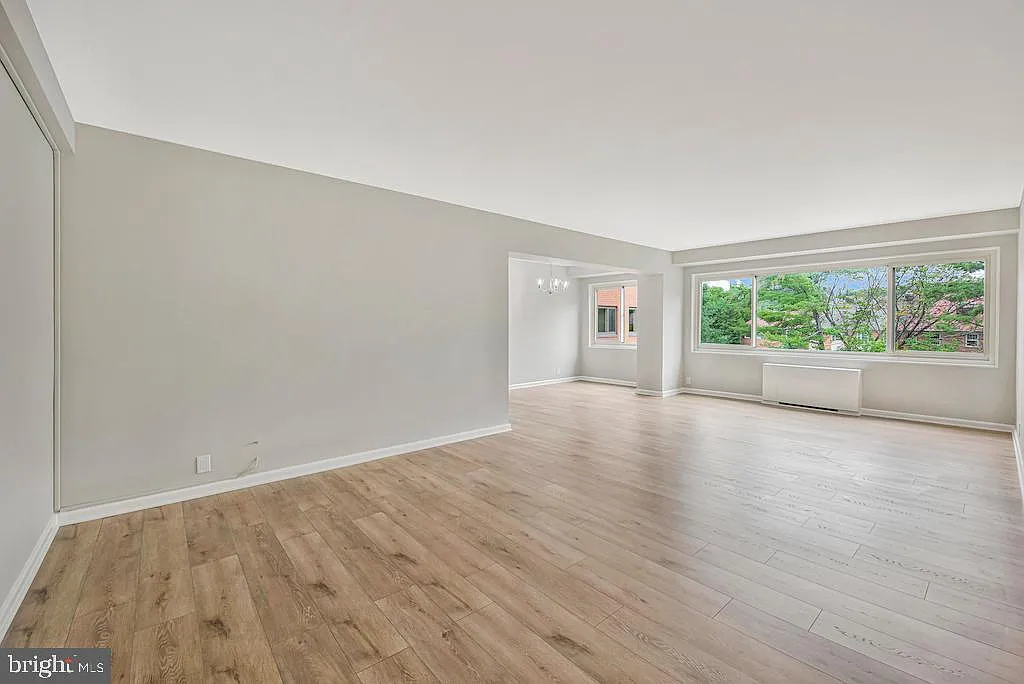 Building Photo - 4201 Cathedral Ave NW #902W