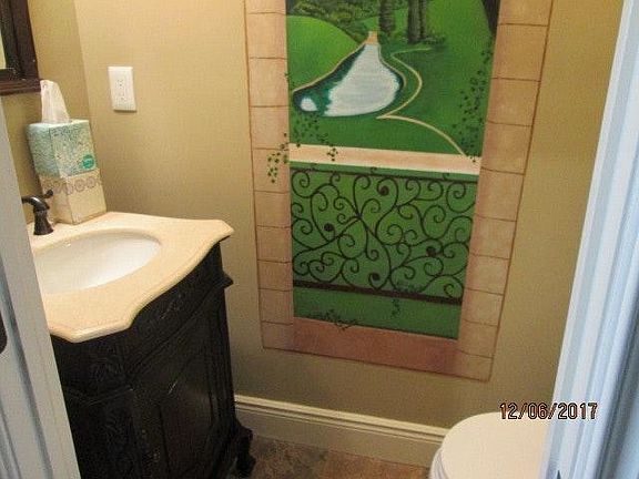 1/2 BATH 1ST FLR